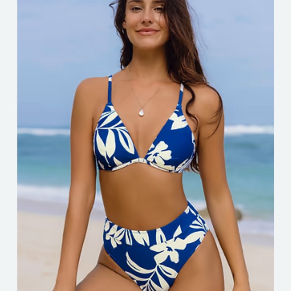 New Cupshe Bikni / Blue Tropical Underwire Top & Banded High Waist Bikini Set